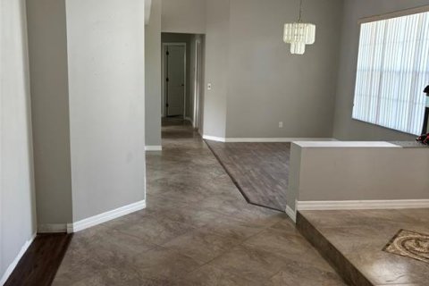 Casa en venta en Lutz, Florida, 4 dormitorios, 219.81 m2 № 1902255 - foto 4