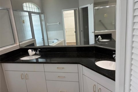Casa en venta en Lutz, Florida, 4 dormitorios, 219.81 m2 № 1902255 - foto 29