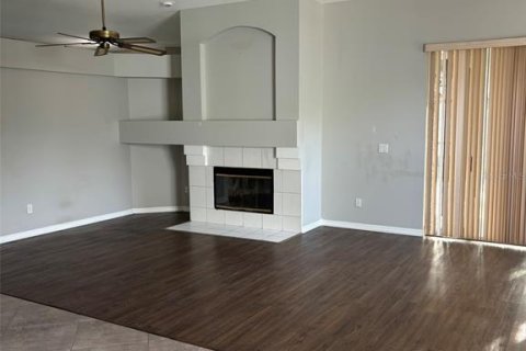 Casa en venta en Lutz, Florida, 4 dormitorios, 219.81 m2 № 1902255 - foto 5