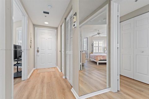 Купить кондоминиум в Хатчинсон-Айленд-Саут, Флорида 2 спальни, 111.85м2, № 2019466 - фото 23