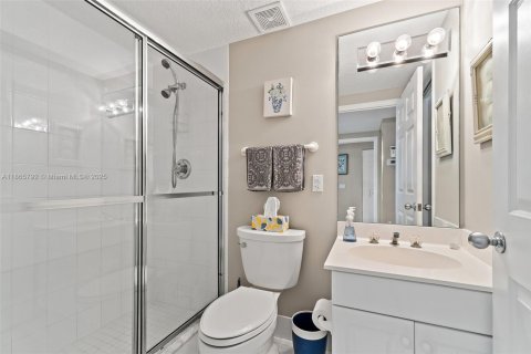 Купить кондоминиум в Хатчинсон-Айленд-Саут, Флорида 2 спальни, 111.85м2, № 2019466 - фото 21