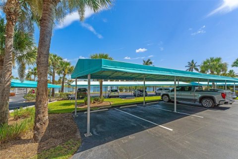 Купить кондоминиум в Хатчинсон-Айленд-Саут, Флорида 2 спальни, 111.85м2, № 2019466 - фото 26