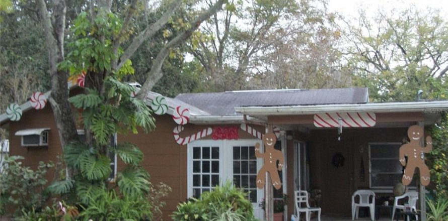 Immobilier commercial à New Port Richey, Floride 4 chambres, 167.22 m2 № 1716806