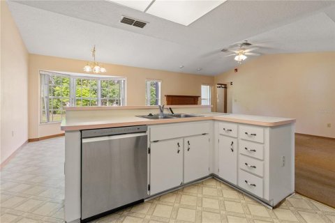 Villa ou maison à vendre à Spring Hill, Floride: 4 chambres, 252.32 m2 № 1912516 - photo 8