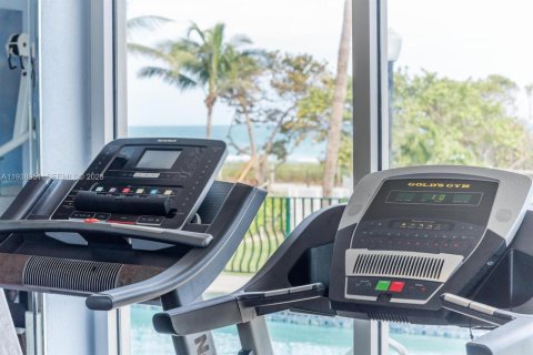 Copropriété à louer à Surfside, Floride: 1 chambre, 84.08 m2 № 1995810 - photo 20