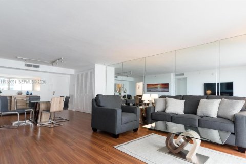 Copropriété à louer à Surfside, Floride: 1 chambre, 84.08 m2 № 1995810 - photo 5