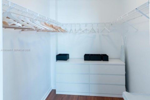 Copropriété à louer à Surfside, Floride: 1 chambre, 84.08 m2 № 1995810 - photo 13