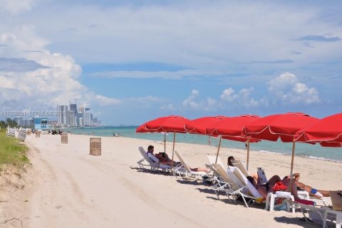 Copropriété à louer à Surfside, Floride: 1 chambre, 84.08 m2 № 1995810 - photo 24