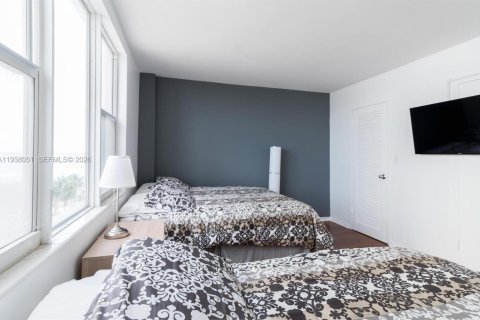 Copropriété à louer à Surfside, Floride: 1 chambre, 84.08 m2 № 1995810 - photo 12