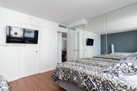 Copropriété à louer à Surfside, Floride: 1 chambre, 84.08 m2 № 1995810 - photo 11