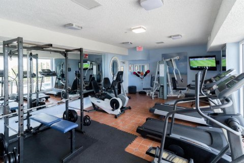 Copropriété à louer à Surfside, Floride: 1 chambre, 84.08 m2 № 1995810 - photo 19