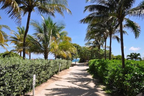 Copropriété à louer à Surfside, Floride: 1 chambre, 84.08 m2 № 1995810 - photo 23