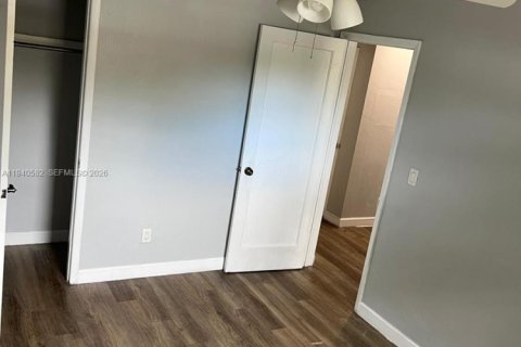 House in Miami, Florida 3 bedrooms, 73.67 sq.m. № 1997723 - photo 3