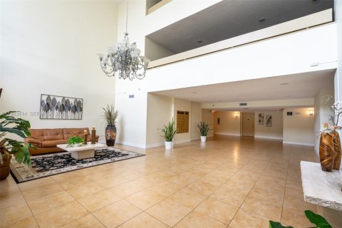 Condo in Weston, Florida, 2 bedrooms  № 2081017 - photo 24