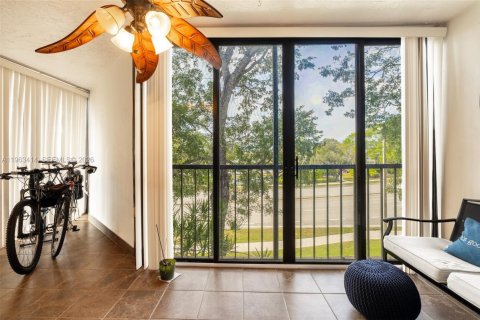 Condo in Weston, Florida, 2 bedrooms  № 2081017 - photo 8