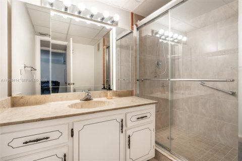 Condo in Weston, Florida, 2 bedrooms  № 2081017 - photo 18