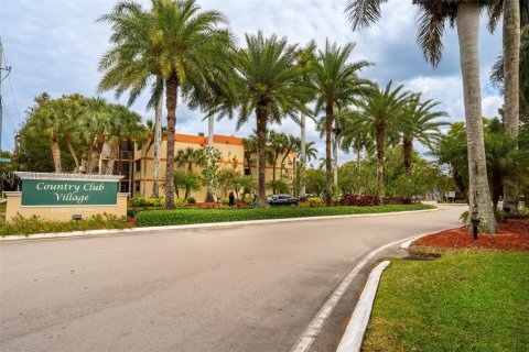 Condo in Weston, Florida, 2 bedrooms  № 2081017 - photo 2