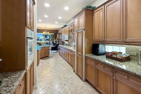 Villa ou maison à louer à Lake Worth, Floride: 4 chambres, 331.75 m2 № 2278688 - photo 11