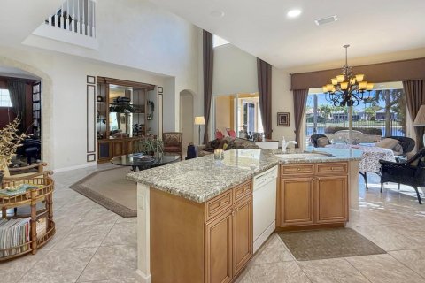 Villa ou maison à louer à Lake Worth, Floride: 4 chambres, 331.75 m2 № 2278688 - photo 10