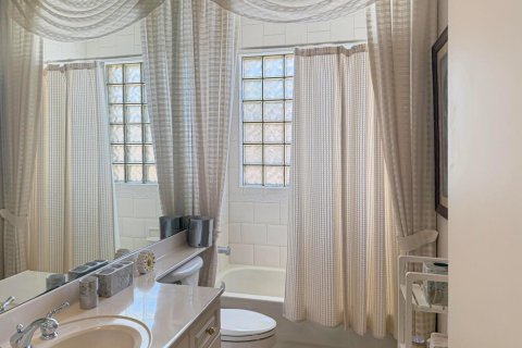 Villa ou maison à louer à Lake Worth, Floride: 4 chambres, 331.75 m2 № 2278688 - photo 14