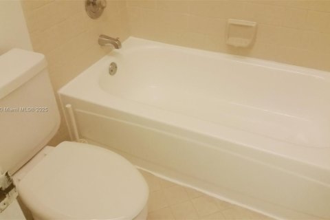 Adosado en alquiler en Coconut Creek, Florida, 2 dormitorios, 125.88 m2 № 1945032 - foto 15