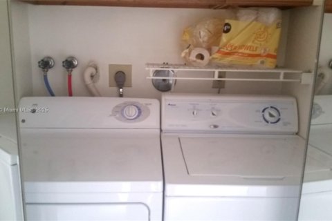 Adosado en alquiler en Coconut Creek, Florida, 2 dormitorios, 125.88 m2 № 1945032 - foto 18