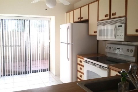 Adosado en alquiler en Coconut Creek, Florida, 2 dormitorios, 125.88 m2 № 1945032 - foto 3