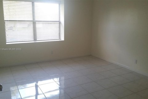 Adosado en alquiler en Coconut Creek, Florida, 2 dormitorios, 125.88 m2 № 1945032 - foto 12