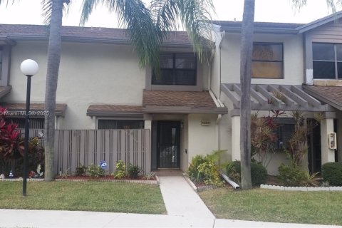 Adosado en alquiler en Coconut Creek, Florida, 2 dormitorios, 125.88 m2 № 1945032 - foto 1