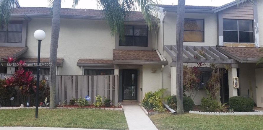 Adosado en Coconut Creek, Florida 2 dormitorios, 125.88 m2 № 1945032