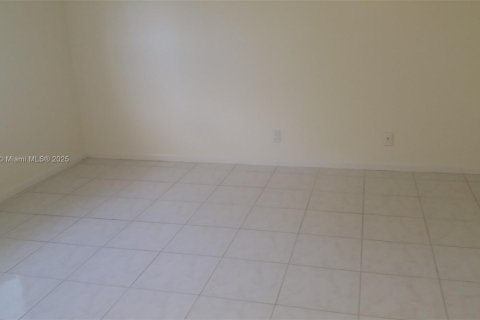 Adosado en alquiler en Coconut Creek, Florida, 2 dormitorios, 125.88 m2 № 1945032 - foto 11