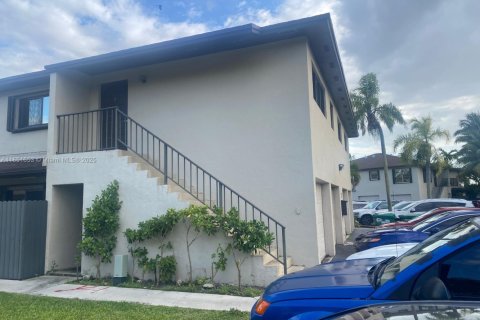 House in Miami, Florida 2 bedrooms, 87.79 sq.m. № 2022444