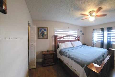 House in Miami, Florida 2 bedrooms, 87.79 sq.m. № 2022444 - photo 11