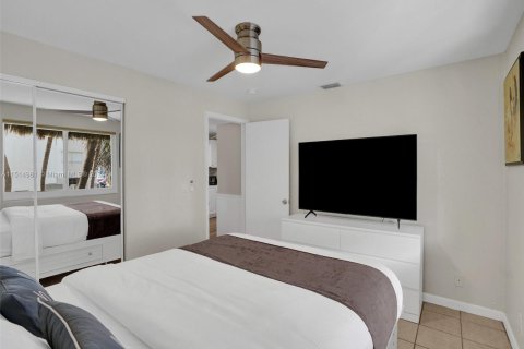 Copropriété à louer à Hollywood, Floride: 2 chambres, 92.9 m2 № 1980667 - photo 13