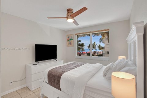 Copropriété à louer à Hollywood, Floride: 2 chambres, 92.9 m2 № 1980667 - photo 18