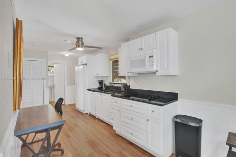 Copropriété à louer à Hollywood, Floride: 2 chambres, 92.9 m2 № 1980667 - photo 7