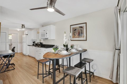 Copropriété à louer à Hollywood, Floride: 2 chambres, 92.9 m2 № 1980667 - photo 9