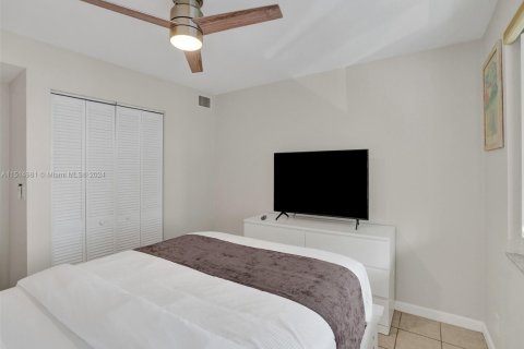 Copropriété à louer à Hollywood, Floride: 2 chambres, 92.9 m2 № 1980667 - photo 21