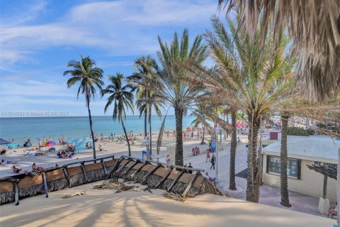 Copropriété à louer à Hollywood, Floride: 2 chambres, 92.9 m2 № 1980667 - photo 29