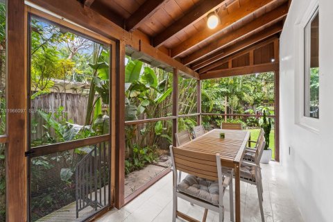 Casa en alquiler en Miami, Florida, 2 dormitorios, 78.22 m2 № 2029593 - foto 10