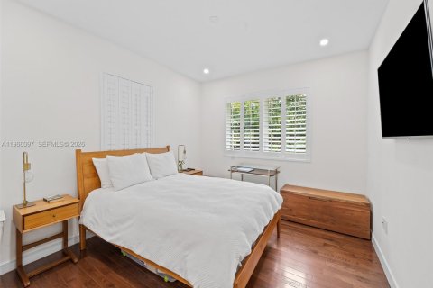 Casa en alquiler en Miami, Florida, 2 dormitorios, 78.22 m2 № 2029593 - foto 6