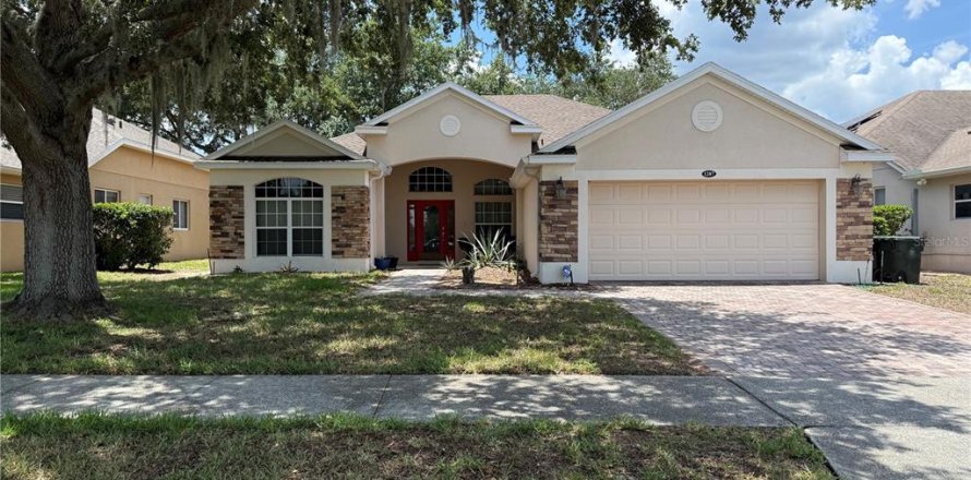 Casa en Clermont, Florida 4 dormitorios, 207.92 m2 № 2140296