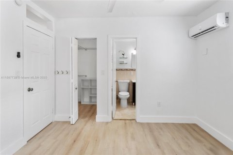 Condominio en alquiler en South Miami, Florida, 1 dormitorio, 47.38 m2 № 2019516 - foto 16