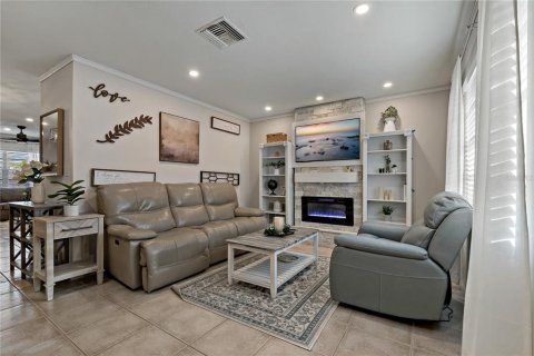 House in New Port Richey, Florida 2 bedrooms, 120.59 sq.m. № 1902850 - photo 2