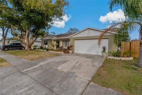 House in New Port Richey, Florida 2 bedrooms, 120.59 sq.m. № 1902850 - photo 13