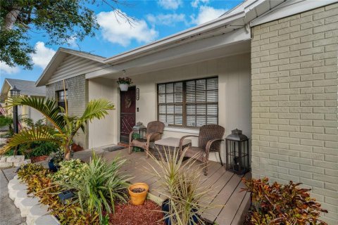 House in New Port Richey, Florida 2 bedrooms, 120.59 sq.m. № 1902850 - photo 14