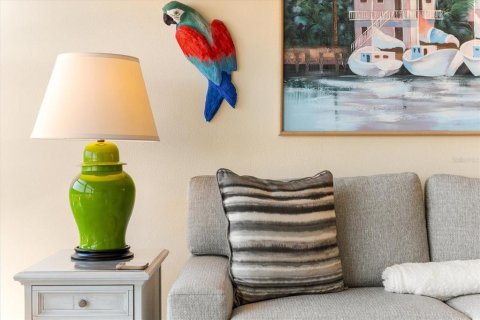 Condo in Sarasota, Florida, 2 bedrooms  № 1640314 - photo 8