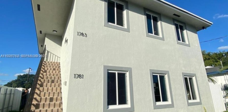 Villa ou maison à Miami, Floride 3 chambres, 190.64 m2 № 1986624