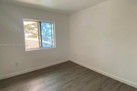 Villa ou maison à louer à Miami, Floride: 3 chambres, 190.64 m2 № 1986624 - photo 8