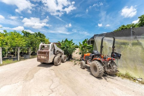 Propiedad comercial en venta en Miami, Florida № 2053783 - foto 23